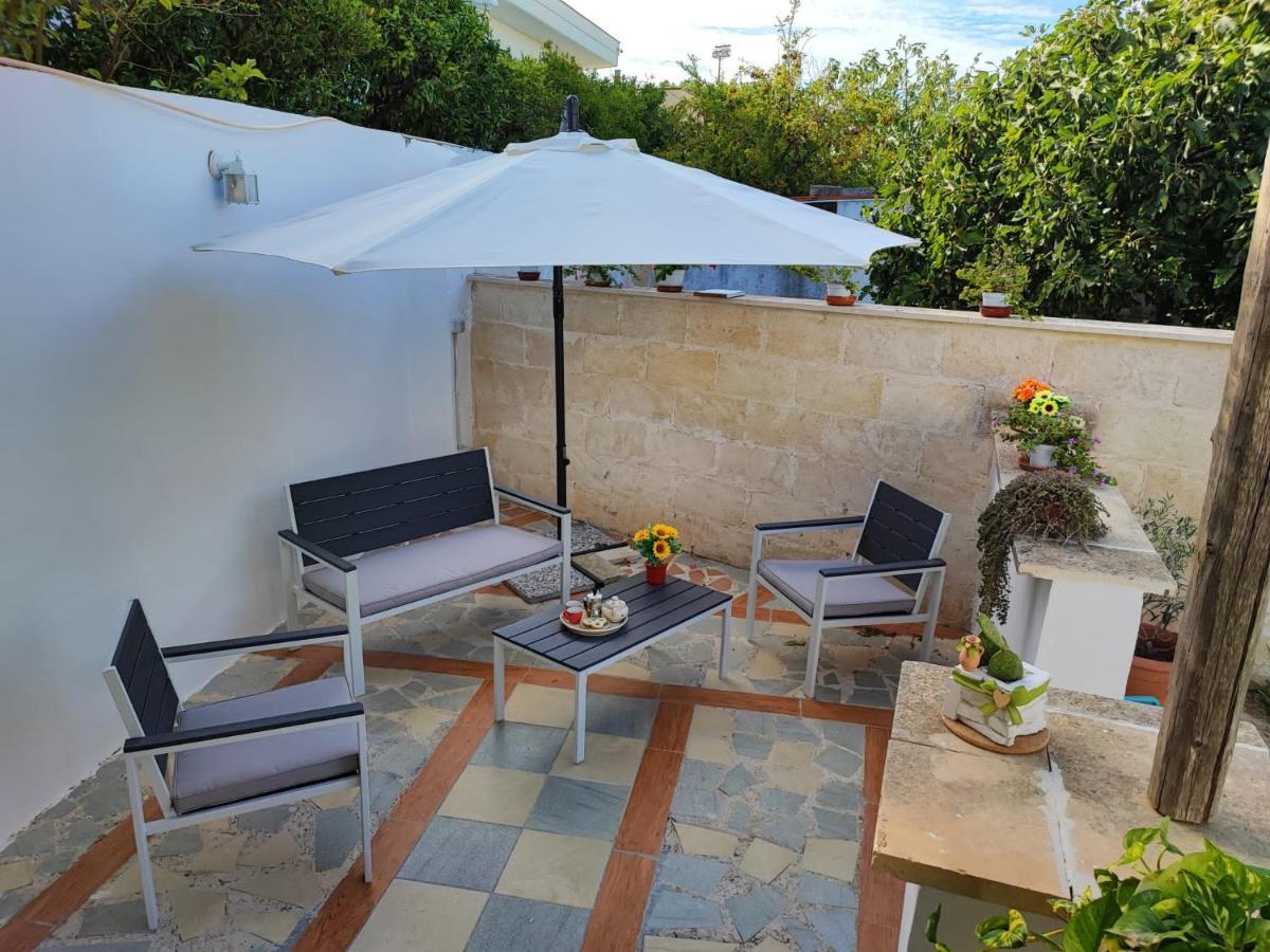 Bed and Breakfast Villino Tronchetto Bianco Мола-ди-Бари Экстерьер фото
