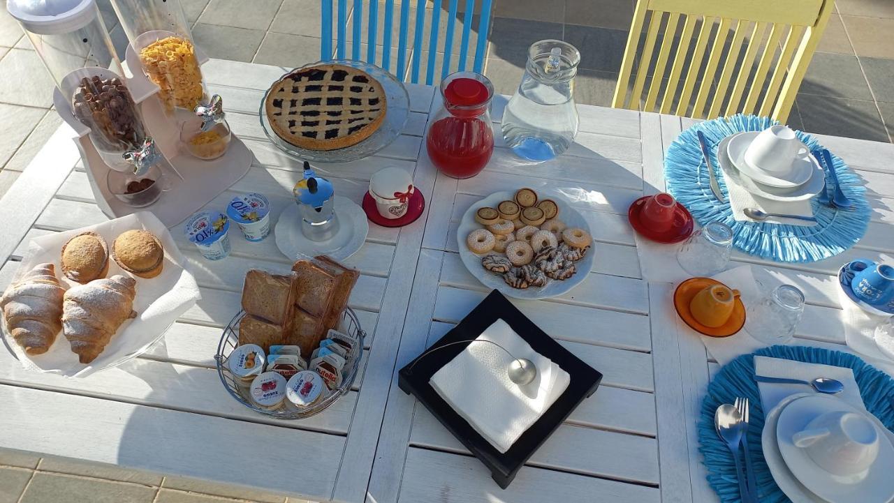 Bed and Breakfast Villino Tronchetto Bianco Мола-ди-Бари Экстерьер фото