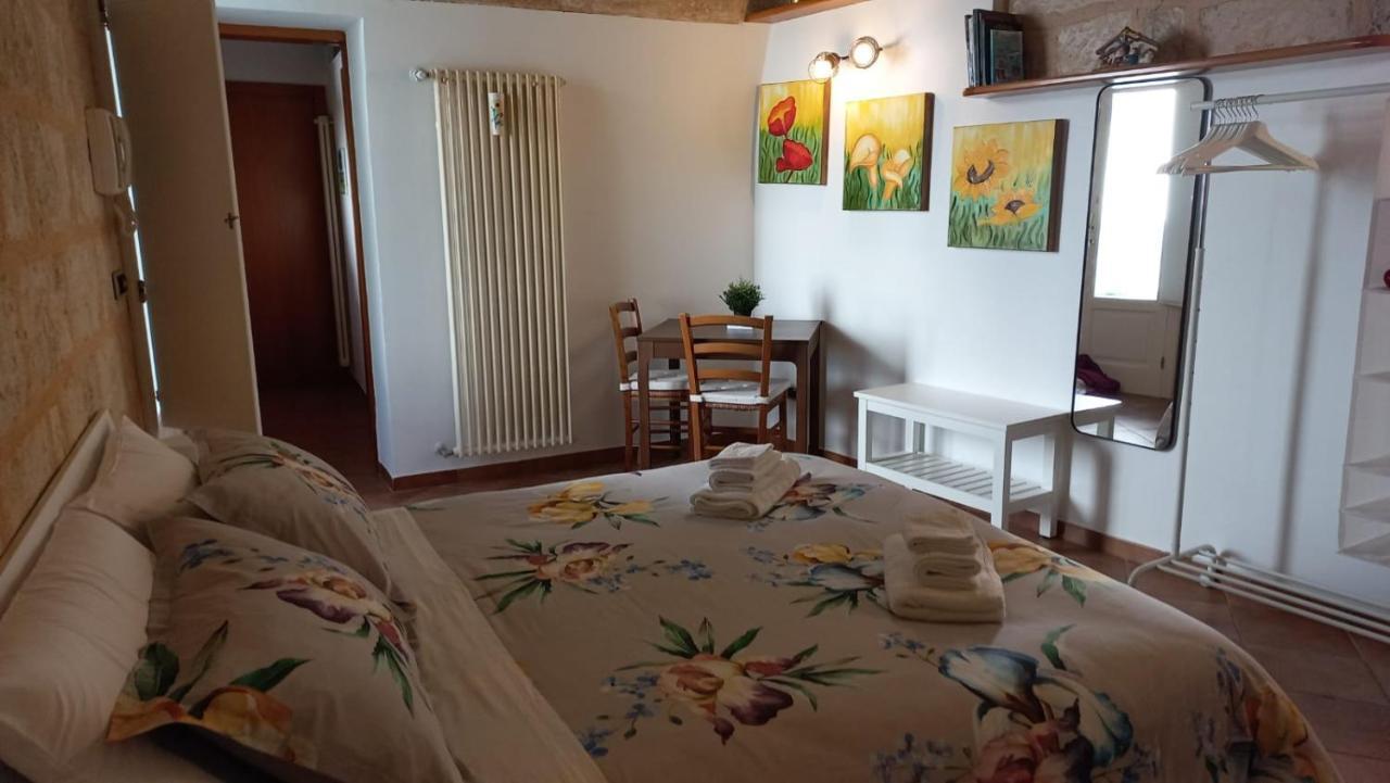 Bed and Breakfast Villino Tronchetto Bianco Мола-ди-Бари Экстерьер фото