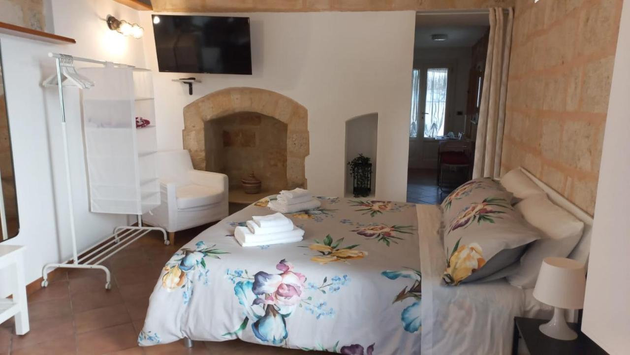 Bed and Breakfast Villino Tronchetto Bianco Мола-ди-Бари Экстерьер фото