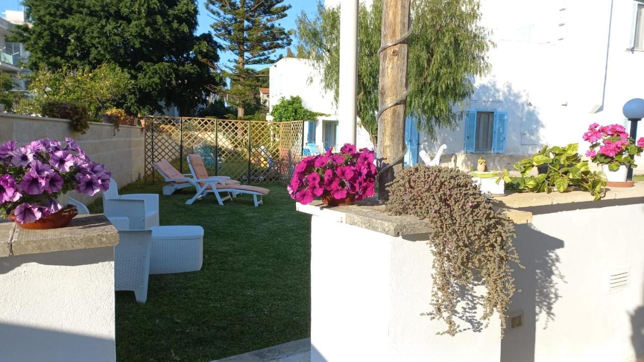 Bed and Breakfast Villino Tronchetto Bianco Мола-ди-Бари Экстерьер фото
